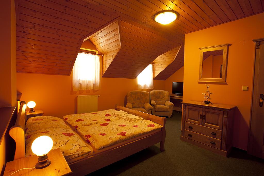 Vinarstvi U Kaplicky Hotell Zaječí Rom bilde