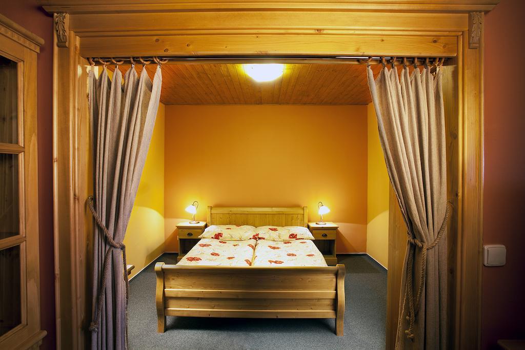 Vinarstvi U Kaplicky Hotell Zaječí Rom bilde