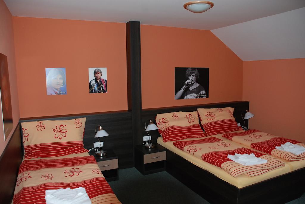 Vinarstvi U Kaplicky Hotell Zaječí Rom bilde