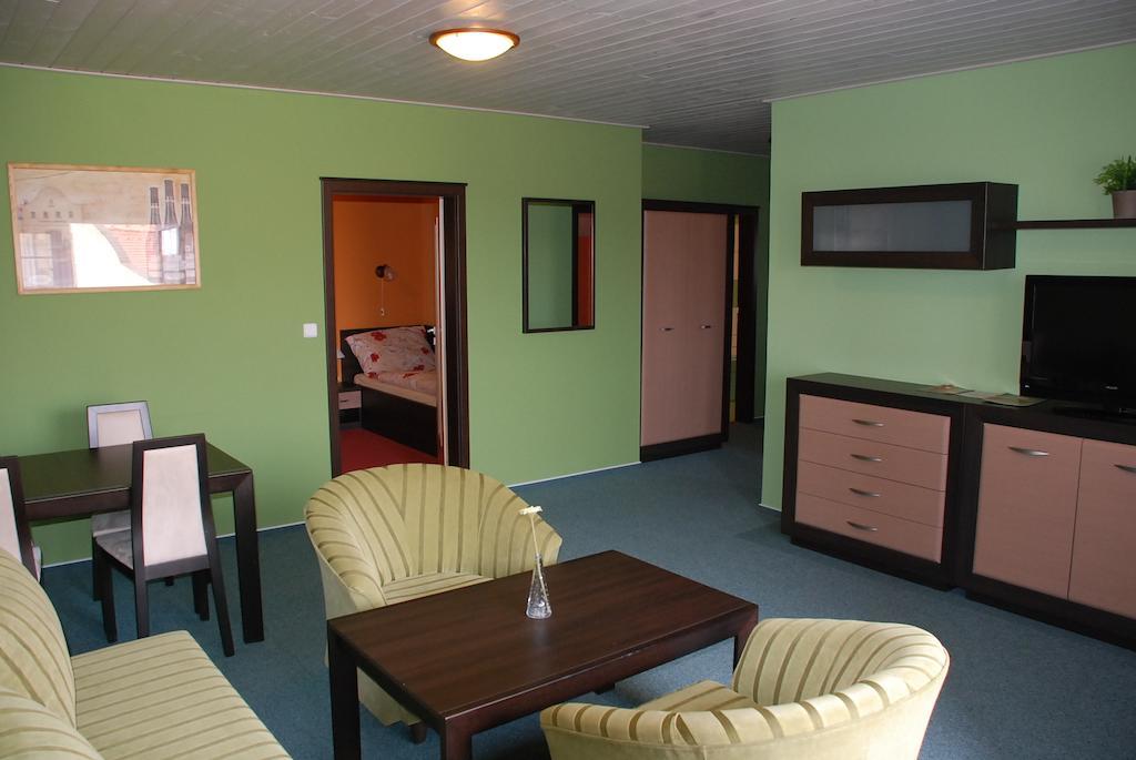 Vinarstvi U Kaplicky Hotell Zaječí Rom bilde